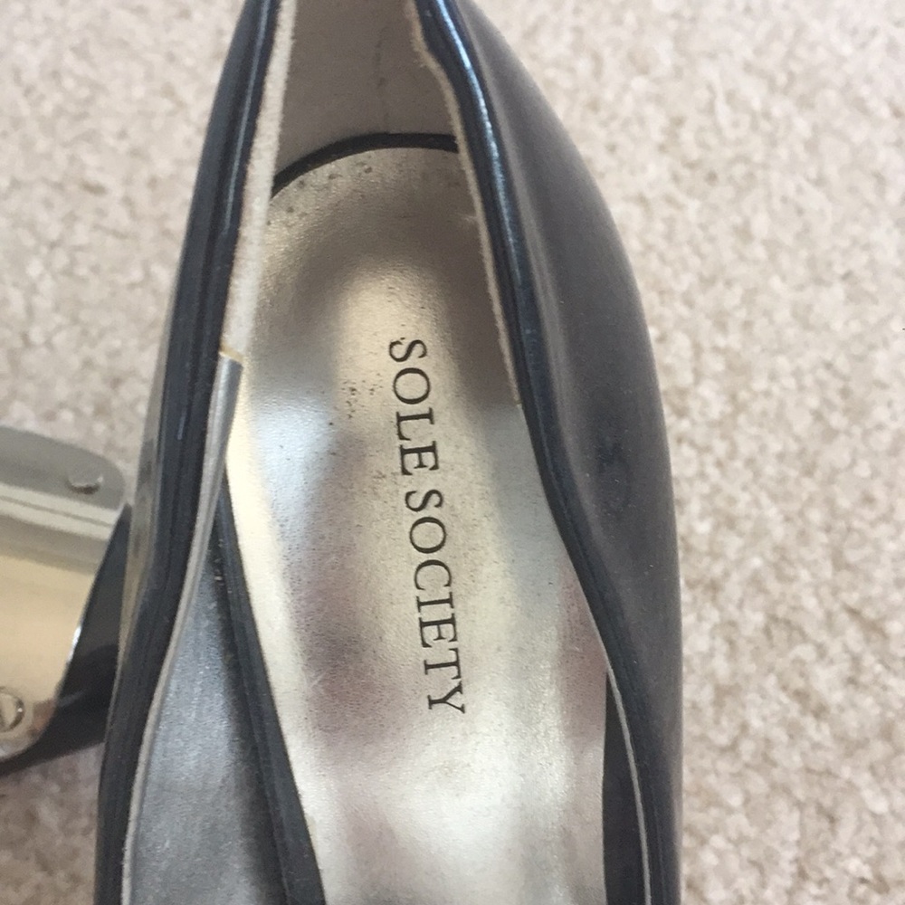 Pumps - Picture 4 of 4